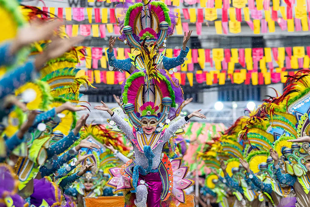 Another of the best of the top 6 Festivals in the Philippines. The MassKara Festival stands out with its vibrant masks, colorful adornments, and cheerful smiles.