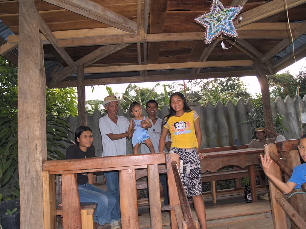 Family Bonds - Everyone is always smiling! It's a fact that smiling is contagious in the Philippines!