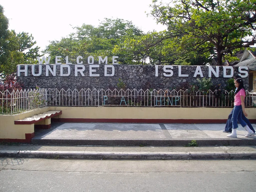 Entrance to Hundred Islands Park Welcome Message